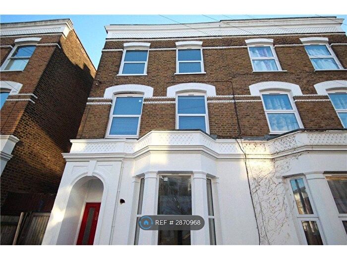 Studio To Rent In Essex Road, London, W3