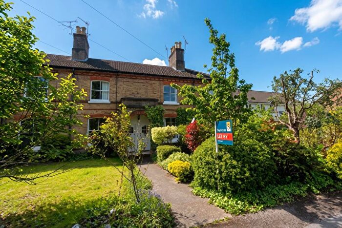 2 Bedroom Terraced House To Rent In Woking, Surrey, GU21