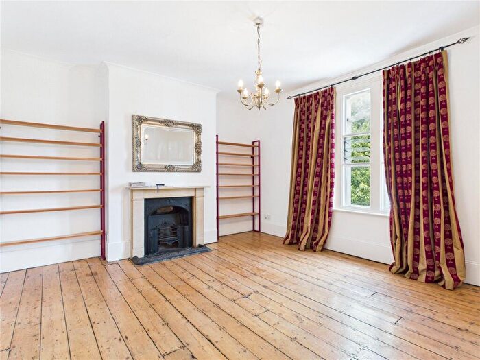 3 Bedroom End Of Terrace House To Rent In The Waldrons, Croydon, CR0