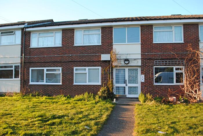 1 Bedroom Flat To Rent In Kingsmere, Benfleet, SS7
