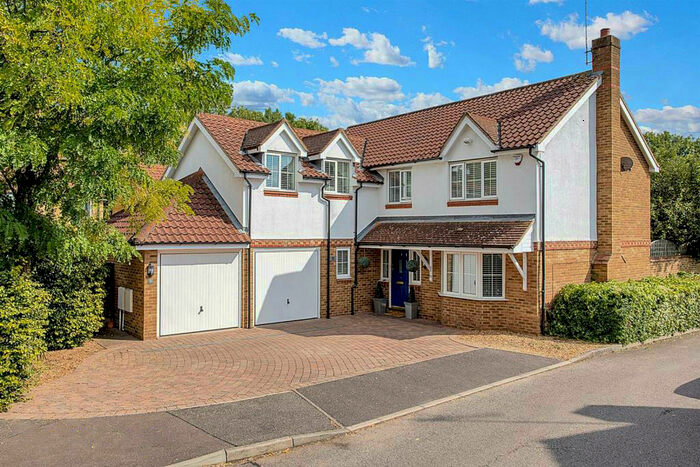 5 Bedroom Detached House To Rent In Yearling Close, Great Amwell, SG12