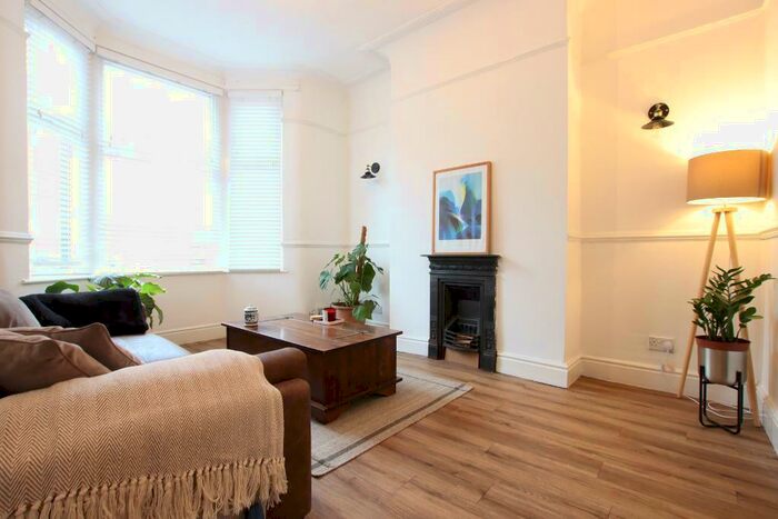 3 Bedroom End Of Terrace House To Rent In Queensdale Road, Mossley Hill, Liverpool, L18