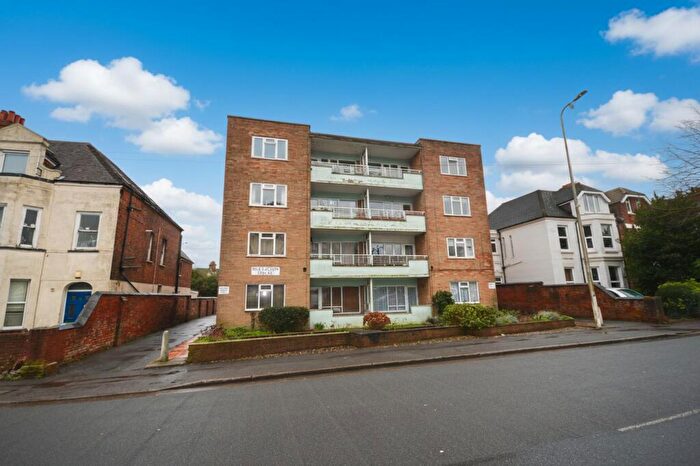 2 Bedroom Apartment For Sale In Radnor Park Road, Houghton House, CT19