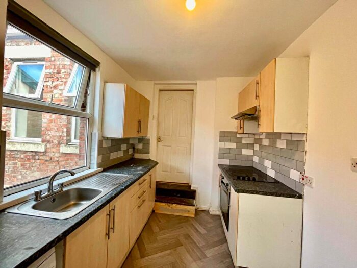 3 Bedroom Flat To Rent In Goschen Street, Gateshead, NE8