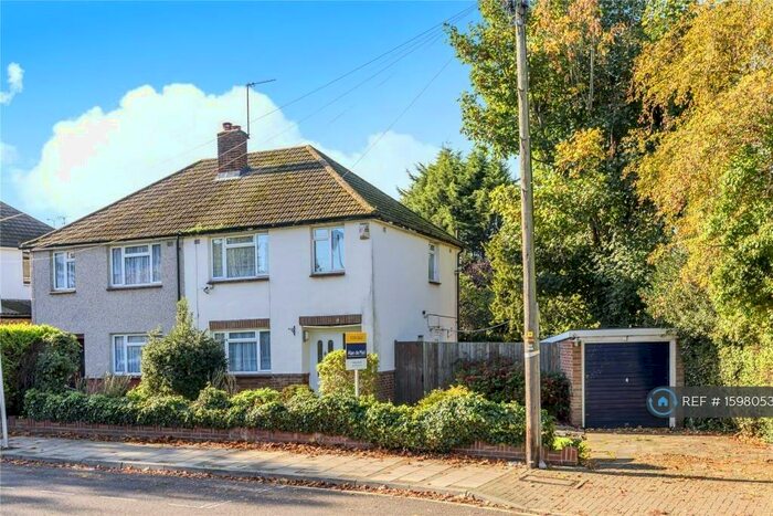3 Bedroom Semi-Detached House To Rent In Bark Hart Road, Orpington, BR6