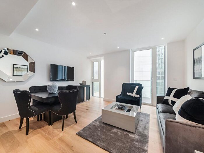 2 Bedroom Apartment To Rent In Vaughan Way, London Dock, E1W