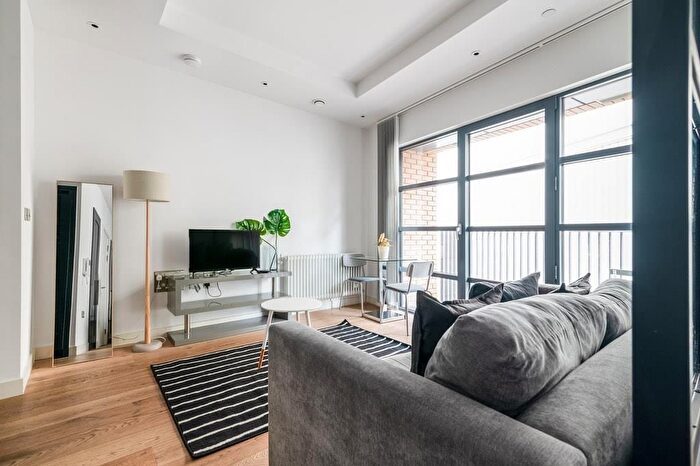 1 Bedroom Flat To Rent In Canary Wharf, E14