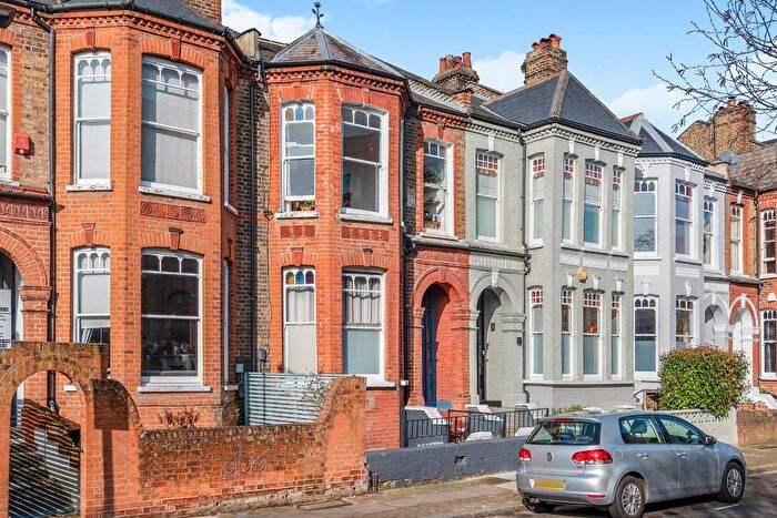 2 Bedroom Flat For Sale In Roseleigh Avenue, London, N5