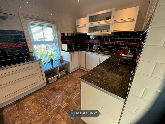 2 Bedroom Flat To Rent In Littlehampton, Littlehampton, BN17