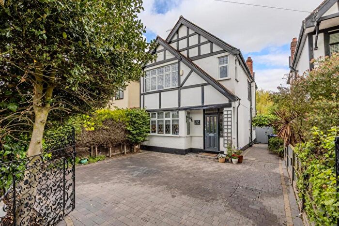 5 Bedroom Detached House For Sale In Westbourne Grove, Westcliff-On-Sea, SS0