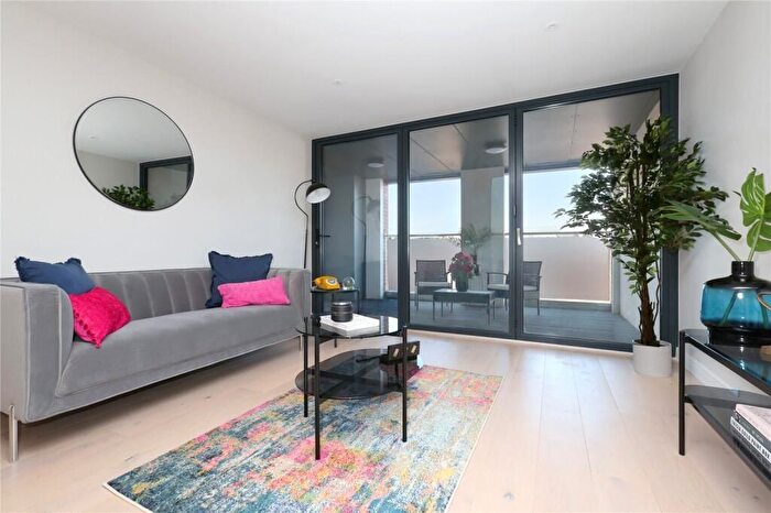 1 Bedroom Flat To Rent In Homestead Heights, Tottenham Lane, London, N8