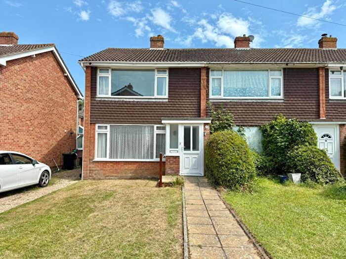 2 Bedroom End Of Terrace House For Sale In River Gardens, Milford On Sea, Lymington, Hampshire, SO41