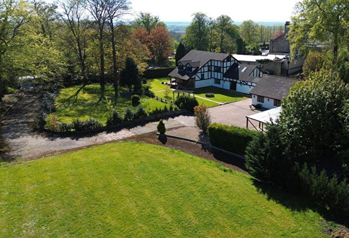 6 Bedroom Detached House For Sale In South Lawn Wakefield Road, Pontefract, WF8