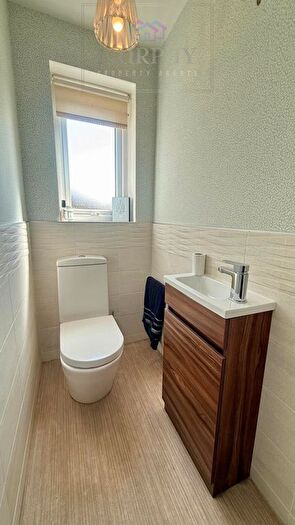 4 Bedroom Detached House For Sale In Stretton Close, Ackton, Pontefract, West Yorkshire, WF7