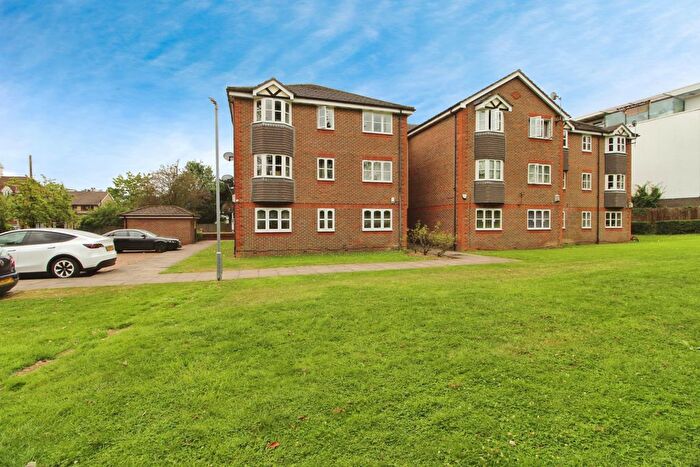 2 Bedroom Flat To Rent In Blenheim Court, Kenton Road, Kenton, Harrow, HA3