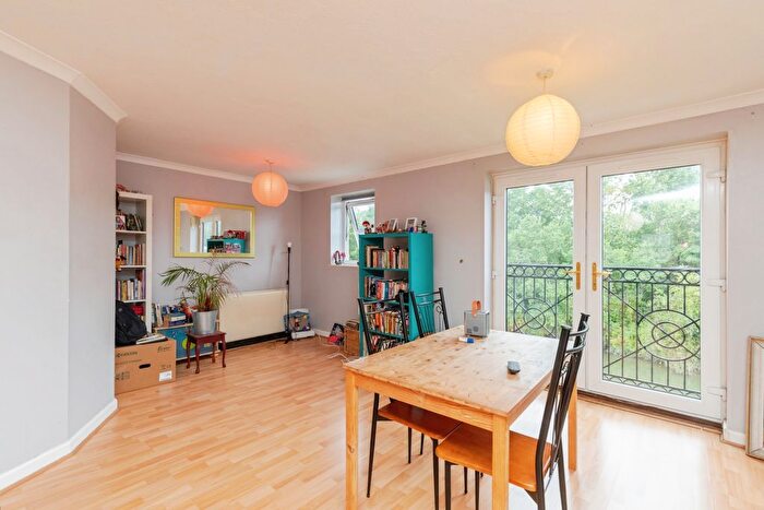 3 Bedroom Maisonette For Sale In Butlers Walk, Bristol, BS5