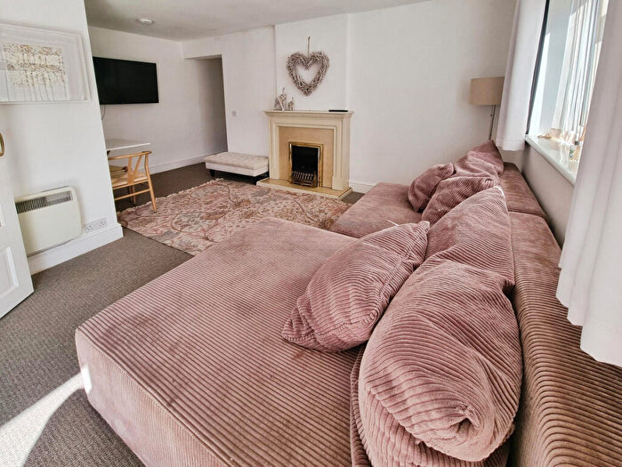 2 Bedroom Semi-Detached Bungalow For Sale In Station Road, Malmesbury, SN16