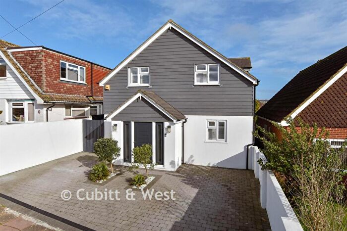 4 Bedroom Detached House For Sale In Vernon Avenue, Woodingdean, Brighton, East Sussex, BN2