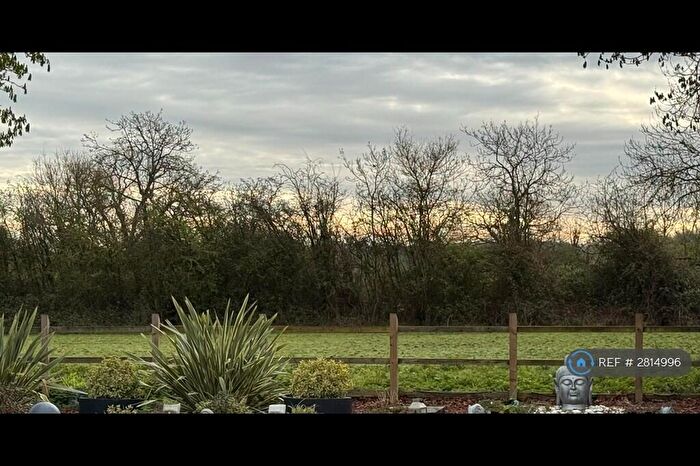 Studio To Rent In The Lodge Nazeing, Essex, EN9