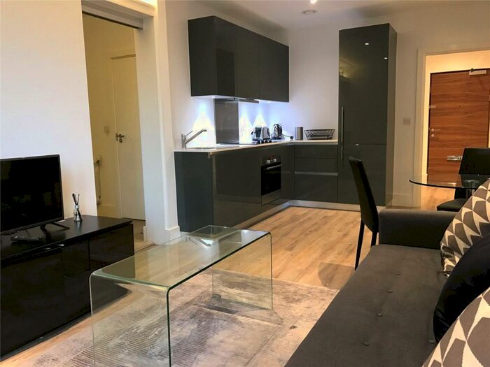 1 Bedroom Apartment To Rent In Plumstead Road London, SE18