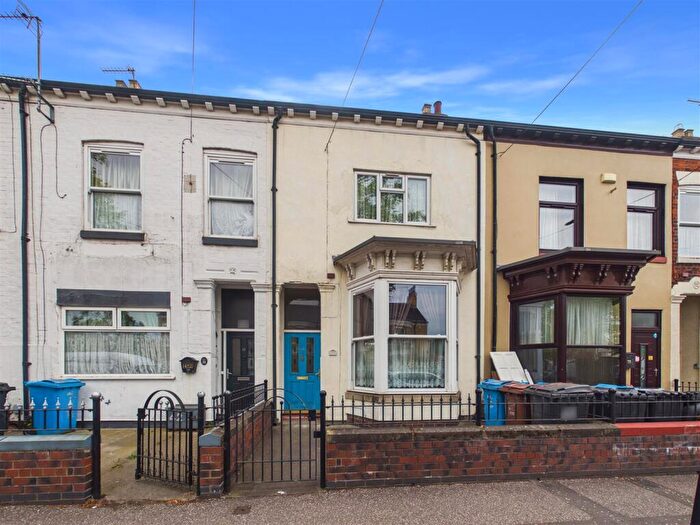 3 Bedroom Terraced House For Sale In St. Georges Road, Hull, HU3