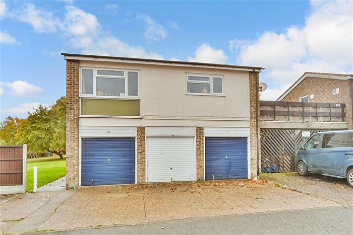 1 Bedroom Maisonette For Sale In Renown Road, Lords Wood, Chatham, Kent, ME5
