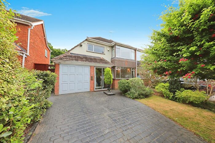 3 Bedroom Semi-Detached House For Sale In Dorchester Road, Stourbridge, DY9