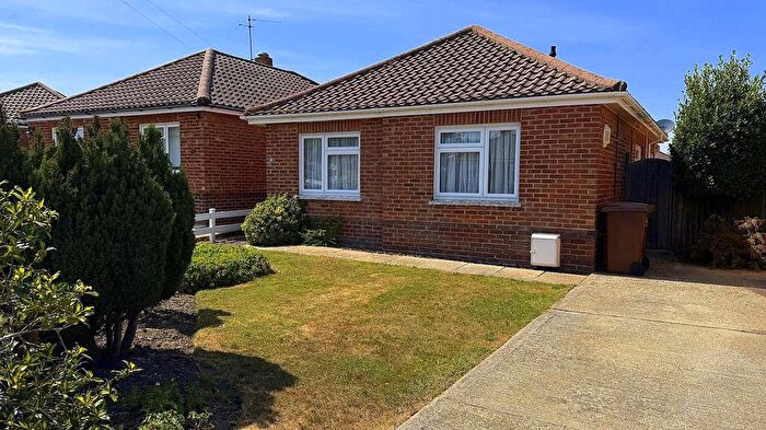 2 Bedroom Detached Bungalow For Sale In Broadview Close, Eastbourne, BN20