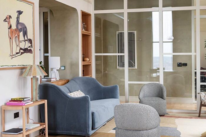 2 Bedroom Flat To Rent In Selbourne Road, Walthamstow, E17