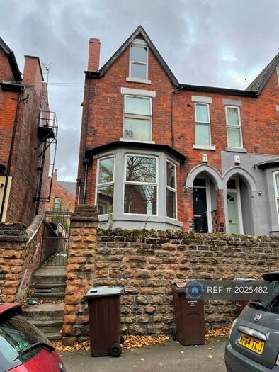 6 Bedroom Semi-Detached House To Rent In Douglas Road, Nottingham, NG7