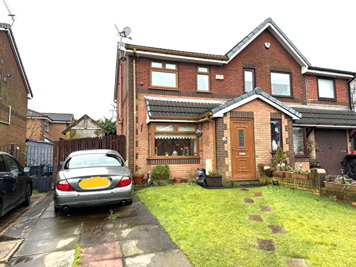 2 Bedroom Semi Detached House For Sale In Putney Close, Oldham, OL1