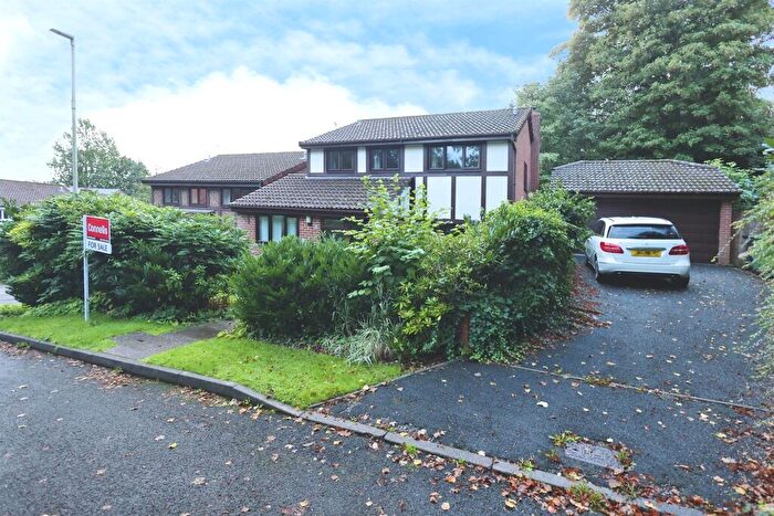 4 Bedroom Detached House For Sale In Claremont Way, Halesowen, B63