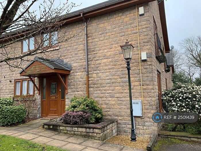 2 Bedroom Flat To Rent In Falinge Manor Mews, Rochdale, OL12