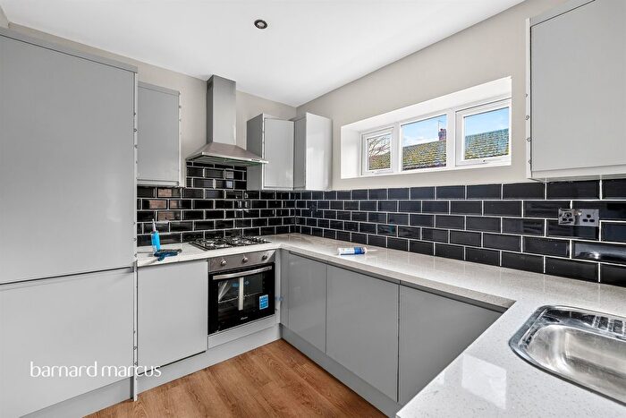 2 Bedroom Flat For Sale In Northborough Road, London, SW16