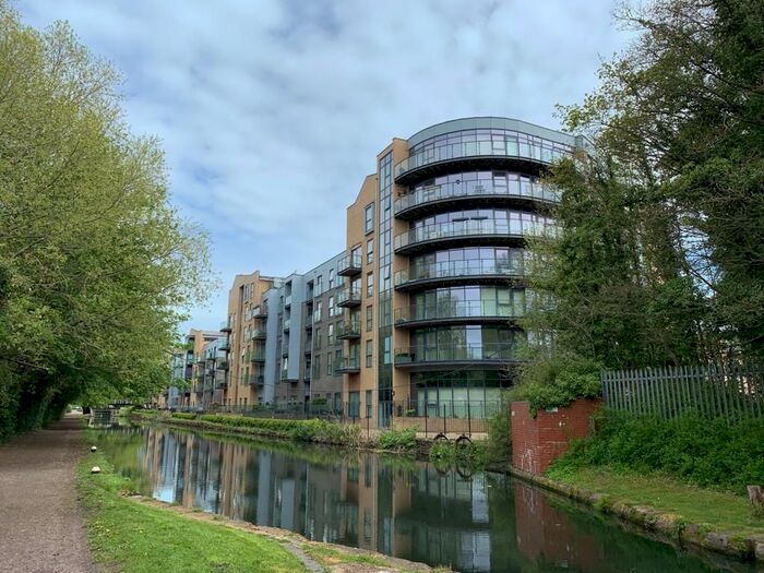 2 Bedroom Flat To Rent In The Embankment, Nash Mills Wharf, Hemel Hempstead, HP3