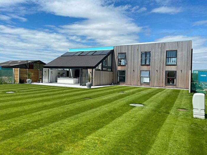 5 Bedroom Detached House For Sale In Dinsdale Grove, Coppleflat Lane, Walkington, HU17