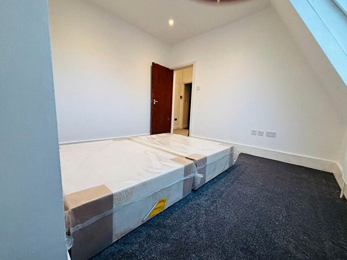 4 Bedroom Flat To Rent In Godstone Road, Kenley, CR8