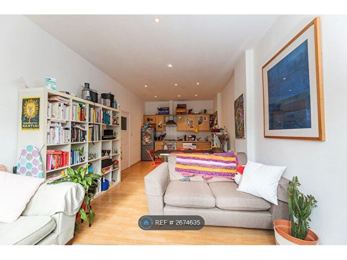 3 Bedroom Flat To Rent In Brighton Terrace, London, SW9