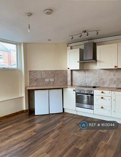 1 Bedroom Flat To Rent In Queens Road, Basingstoke, RG21