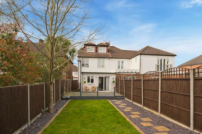 4 Bedroom Semi-Detached House To Rent In Cottimore Avenue, Walton On Thames, KT12