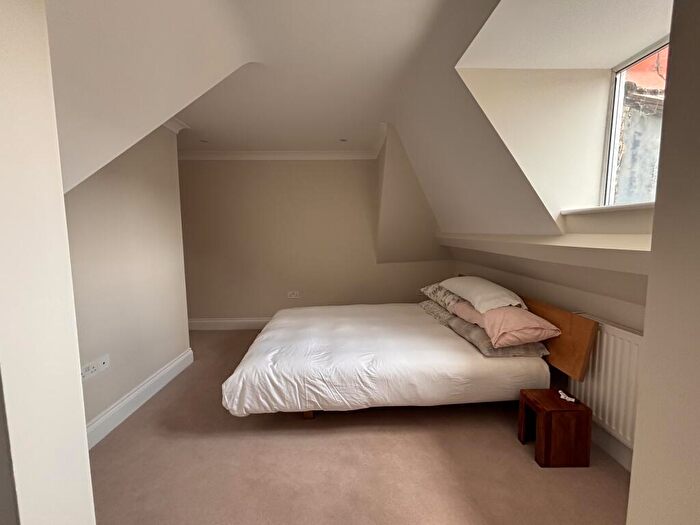 2 Bedroom Apartment To Rent In Derby Road, Bournemouth, BH1