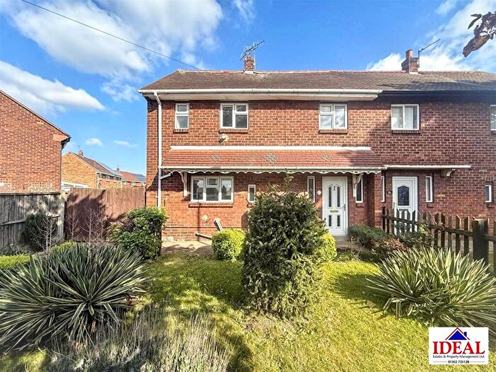 3 Bedroom Semi-Detached House For Sale In Chestnut Avenue, Carcroft, Doncaster, DN6