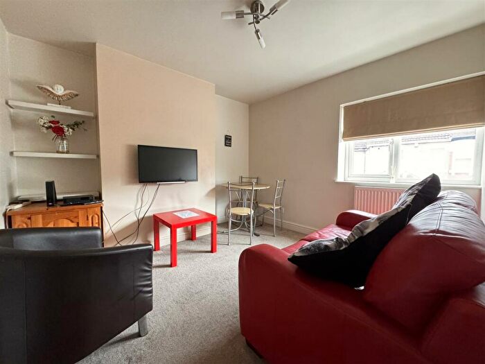 2 Bedroom Flat For Sale In Curtis Street, Swindon, SN1