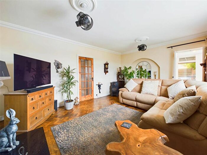 2 Bedroom Detached Bungalow For Sale In Imperial Avenue, Gedling, Nottingham, NG4