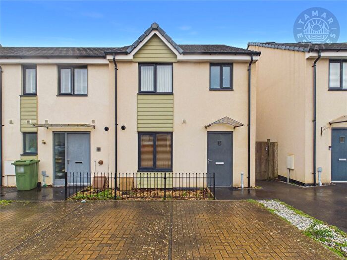 3 Bedroom Terraced House For Sale In Pennycross Close, Plymouth, PL2