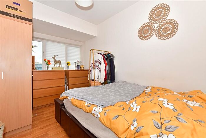 2 Bedroom Flat For Sale In Enterprise Road, Maidstone, Kent, ME15
