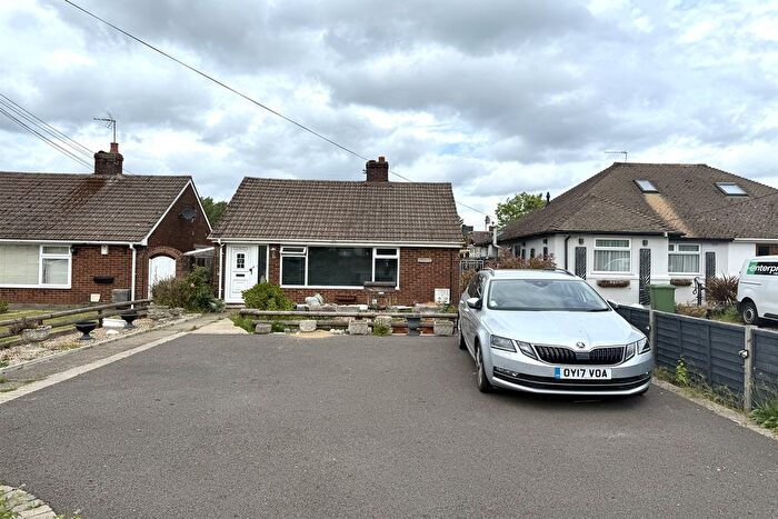 2 Bedroom Bungalow To Rent In London Road, TN15