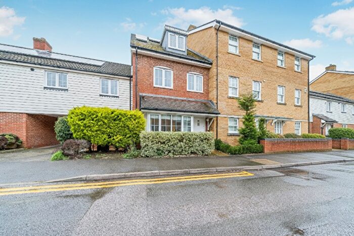 4 Bedroom End Of Terrace House For Sale In Diamond Jubilee Way, Carshalton, SM5
