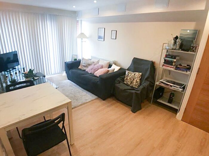 2 Bedroom Flat To Rent In Bed – Oxford Road, Manchester, M1