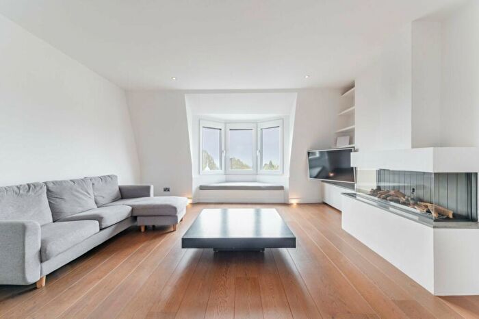 2 Bedroom Flat To Rent In Fitzjohns Avenue, Hampstead, NW3